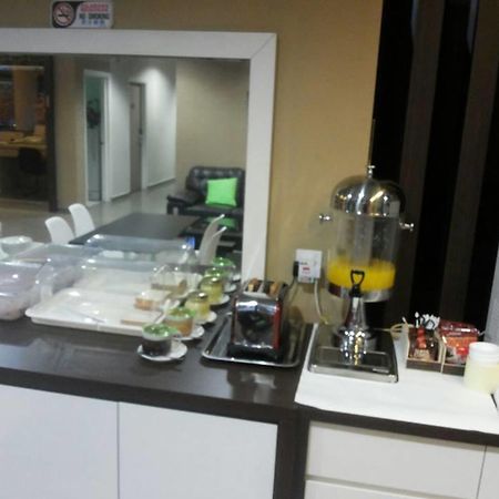 סיטיאוון Radiant Hotel מראה חיצוני תמונה